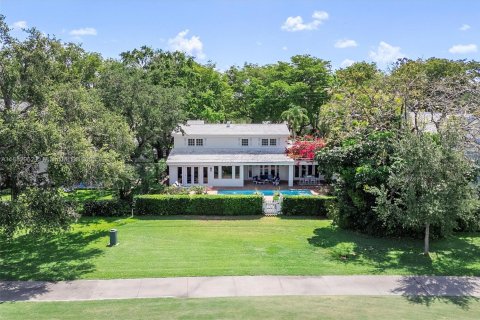 House in Coral Gables, Florida 4 bedrooms, 303.79 sq.m. № 1878604 - photo 15