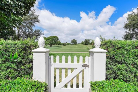 House in Coral Gables, Florida 4 bedrooms, 303.79 sq.m. № 1878604 - photo 13
