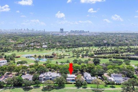 House in Coral Gables, Florida 4 bedrooms, 303.79 sq.m. № 1878604 - photo 14