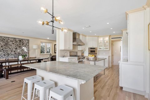 House in Coral Gables, Florida 4 bedrooms, 303.79 sq.m. № 1878604 - photo 4