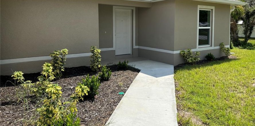 Villa ou maison à Port Charlotte, Floride 3 chambres, 112.78 m2 № 2403135