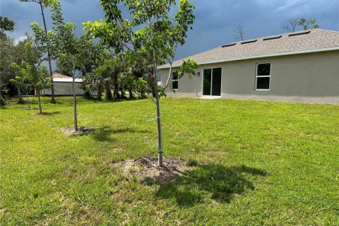 Villa ou maison à vendre à Port Charlotte, Floride: 3 chambres, 112.78 m2 № 2403135 - photo 3