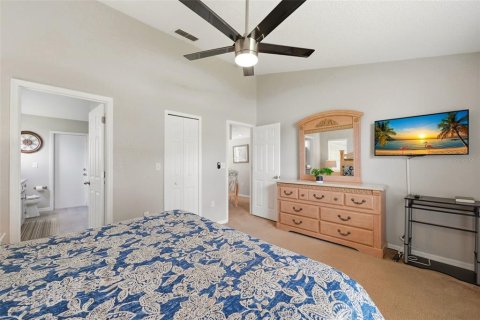 House in Davenport, Florida 4 bedrooms, 147.53 sq.m. № 2201783 - photo 24