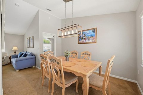House in Davenport, Florida 4 bedrooms, 147.53 sq.m. № 2201783 - photo 8