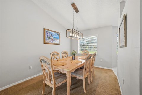 House in Davenport, Florida 4 bedrooms, 147.53 sq.m. № 2201783 - photo 9