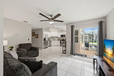 House in Davenport, Florida 4 bedrooms, 147.53 sq.m. № 2201783 - photo 22