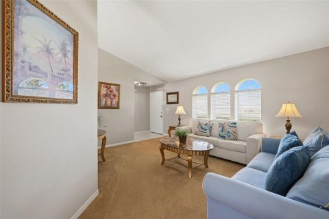 House in Davenport, Florida 4 bedrooms, 147.53 sq.m. № 2201783 - photo 6
