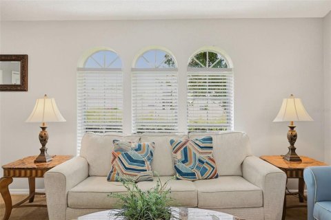 House in Davenport, Florida 4 bedrooms, 147.53 sq.m. № 2201783 - photo 7