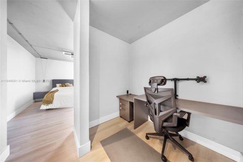 Condo in North Miami, Florida, 2 bedrooms  № 1846092 - photo 14