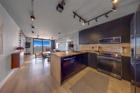 Condo in North Miami, Florida, 2 bedrooms  № 1846092 - photo 3