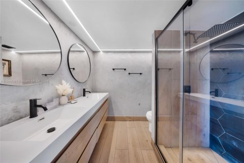 Condo in North Miami, Florida, 2 bedrooms  № 1846092 - photo 20