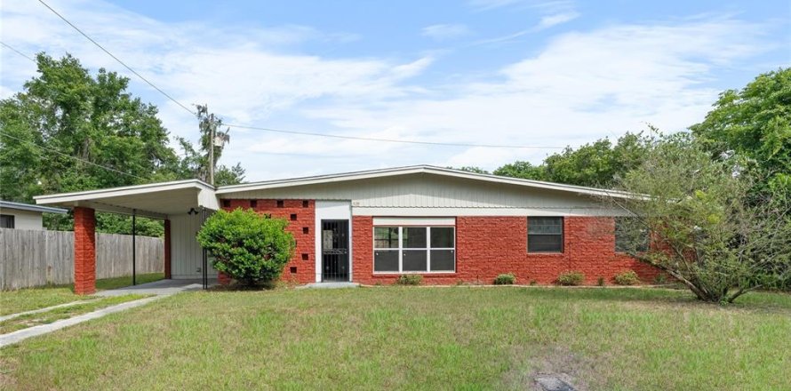 House in Gainesville, Florida 3 bedrooms, 120.4 sq.m. № 1686962