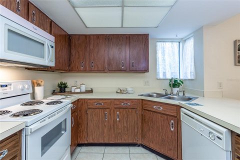 Condo in Palm Coast, Florida, 2 bedrooms  № 1827134 - photo 10