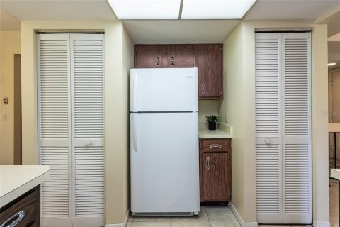 Condo in Palm Coast, Florida, 2 bedrooms  № 1827134 - photo 14