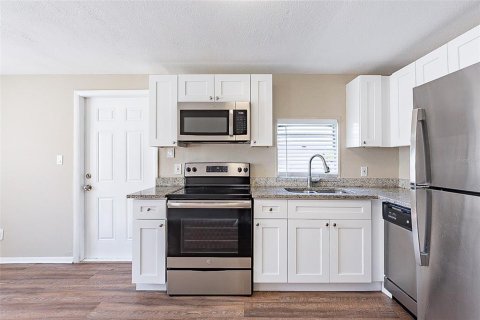 Casa en venta en Saint Petersburg, Florida, 3 dormitorios, 94.02 m2 № 1827935 - foto 3