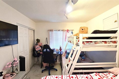 Condo in Hialeah, Florida, 2 bedrooms  № 1860334 - photo 16