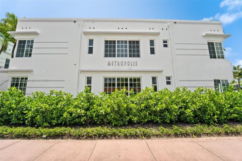 Condominio en venta en Miami Beach, Florida, 2 dormitorios, 85.47 m2 № 1961990 - foto 16