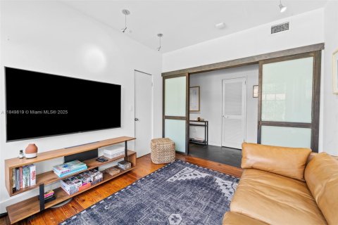 Condominio en venta en Miami Beach, Florida, 2 dormitorios, 85.47 m2 № 1961990 - foto 7