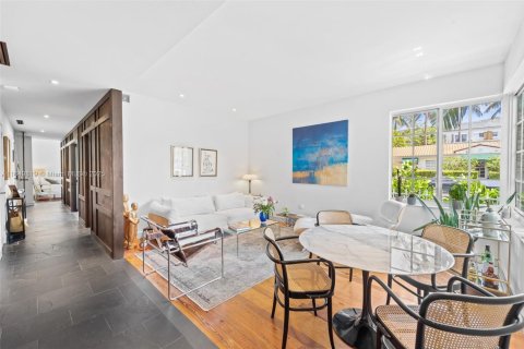 Condominio en venta en Miami Beach, Florida, 2 dormitorios, 85.47 m2 № 1961990 - foto 12