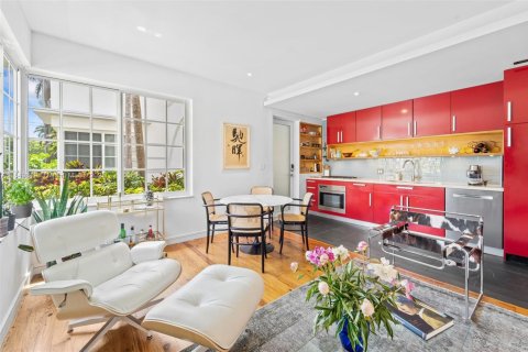 Condominio en venta en Miami Beach, Florida, 2 dormitorios, 85.47 m2 № 1961990 - foto 4