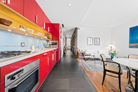 Condominio en venta en Miami Beach, Florida, 2 dormitorios, 85.47 m2 № 1961990 - foto 1