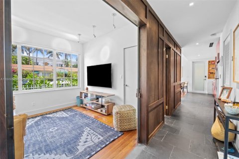 Condominio en venta en Miami Beach, Florida, 2 dormitorios, 85.47 m2 № 1961990 - foto 8