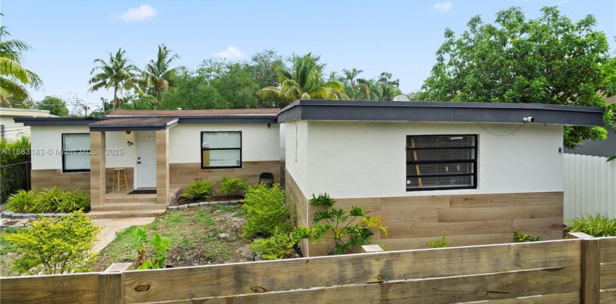 Commercial property in Hollywood, Florida 291.53 sq.m. № 1931235