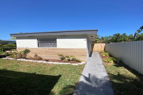 Commercial property in Hollywood, Florida 291.53 sq.m. № 1931235 - photo 20
