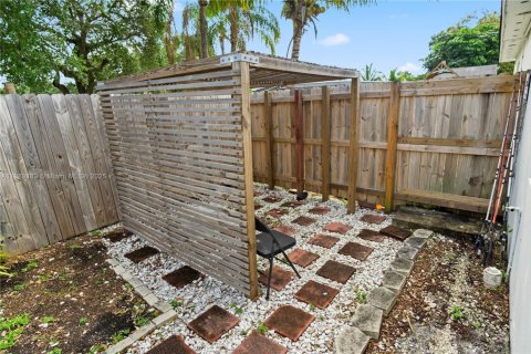 Commercial property in Hollywood, Florida 291.53 sq.m. № 1931235 - photo 13