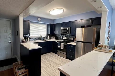 Copropriété à louer à Sarasota, Floride: 2 chambres, 106.37 m2 № 2386388 - photo 6