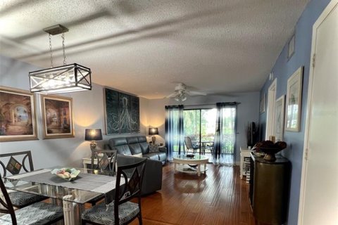 Copropriété à louer à Sarasota, Floride: 2 chambres, 106.37 m2 № 2386388 - photo 5