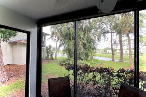 Copropriété à louer à Sarasota, Floride: 2 chambres, 106.37 m2 № 2386388 - photo 12