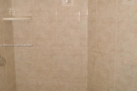 Copropriété à vendre à Oakland Park, Floride: 2 chambres, 82.68 m2 № 1975429 - photo 11