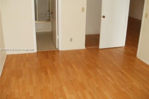 Copropriété à vendre à Oakland Park, Floride: 2 chambres, 82.68 m2 № 1975429 - photo 6