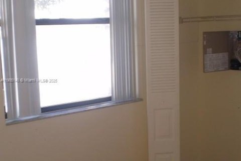 Copropriété à vendre à Oakland Park, Floride: 2 chambres, 82.68 m2 № 1975429 - photo 12