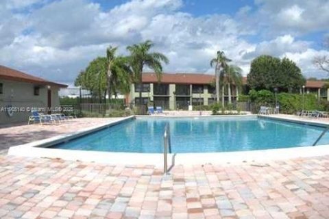 Copropriété à vendre à Oakland Park, Floride: 2 chambres, 82.68 m2 № 1975429 - photo 30