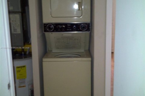 Copropriété à vendre à Oakland Park, Floride: 2 chambres, 82.68 m2 № 1975429 - photo 8