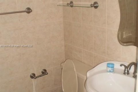 Copropriété à vendre à Oakland Park, Floride: 2 chambres, 82.68 m2 № 1975429 - photo 10