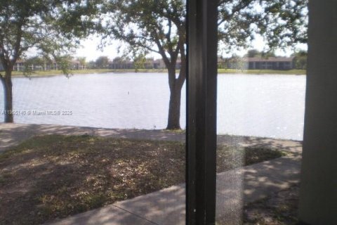 Copropriété à vendre à Oakland Park, Floride: 2 chambres, 82.68 m2 № 1975429 - photo 16