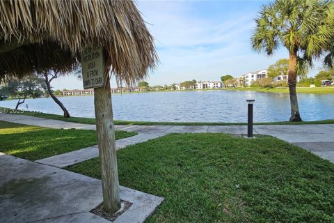 Copropriété à vendre à Oakland Park, Floride: 2 chambres, 82.68 m2 № 1975429 - photo 27