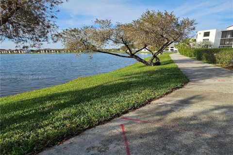 Copropriété à vendre à Oakland Park, Floride: 2 chambres, 82.68 m2 № 1975429 - photo 21