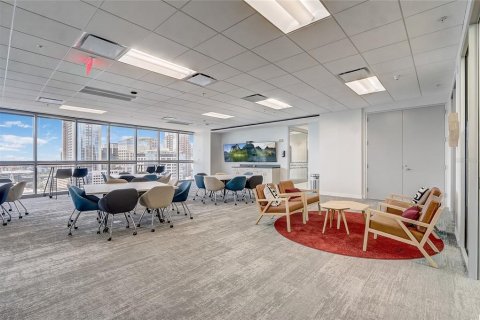 Propiedad comercial en alquiler en Orlando, Florida № 1690896 - foto 12