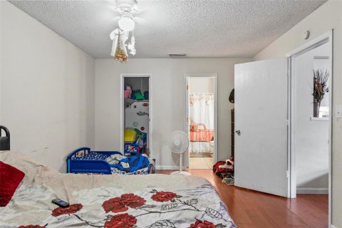 House in Deltona, Florida 3 bedrooms, 139.35 sq.m. № 1876888 - photo 17