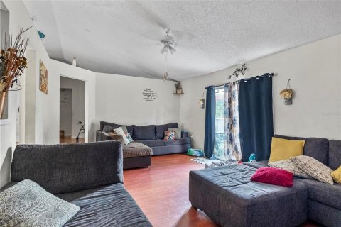 House in Deltona, Florida 3 bedrooms, 139.35 sq.m. № 1876888 - photo 8