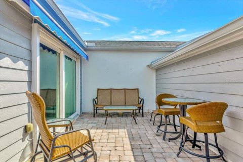 House in Bradenton, Florida 2 bedrooms, 143.72 sq.m. № 2199484 - photo 7