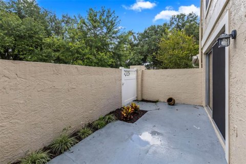 Townhouse in Tampa, Florida 2 bedrooms, 102.56 sq.m. № 2197619 - photo 29