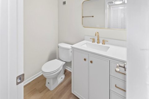 Townhouse in Tampa, Florida 2 bedrooms, 102.56 sq.m. № 2197619 - photo 18