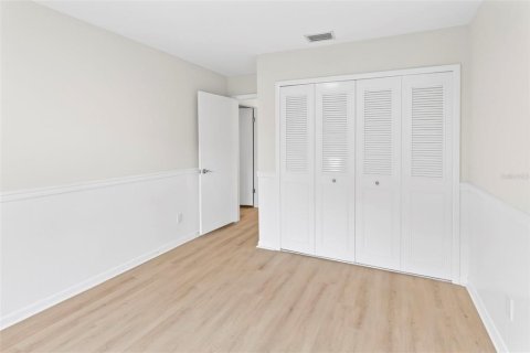 Townhouse in Tampa, Florida 2 bedrooms, 102.56 sq.m. № 2197619 - photo 15