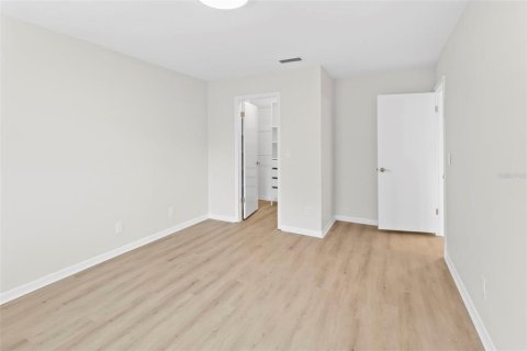 Townhouse in Tampa, Florida 2 bedrooms, 102.56 sq.m. № 2197619 - photo 17