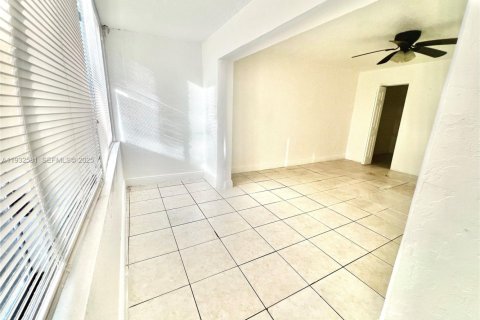 Снять в аренду квартиру в Хайалиа, Флорида 1 спальня, 69.03м2, № 1991000 - фото 9